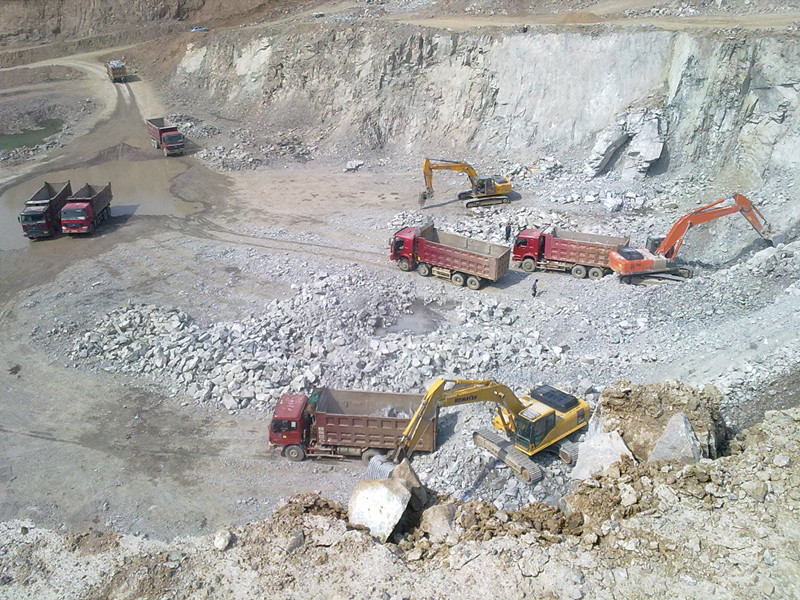 中鐵三局集團329國道舟山段改建工程(普陀段）高邊坡路基拓寬爆破開挖工程